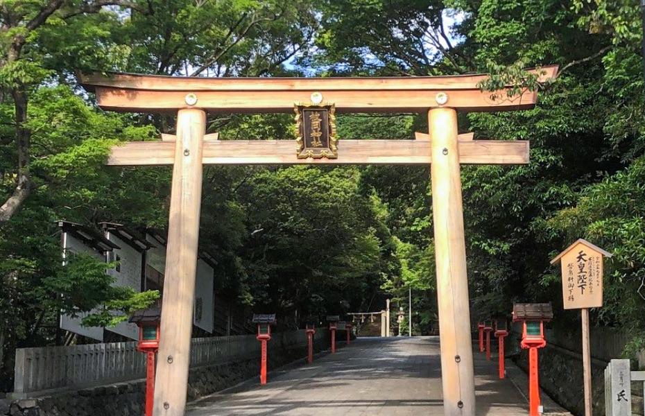 枚岡神社
